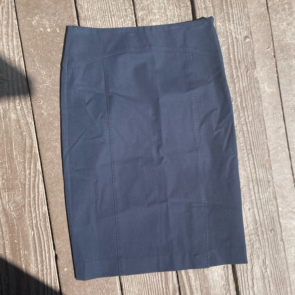 Like new Banana Republic navy blue skirt